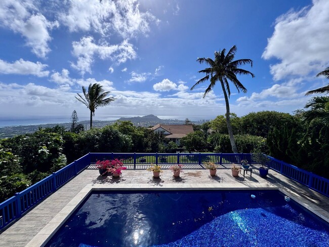 Building Photo - Maunalani Heights - Renovated 4 bedroom, 3...