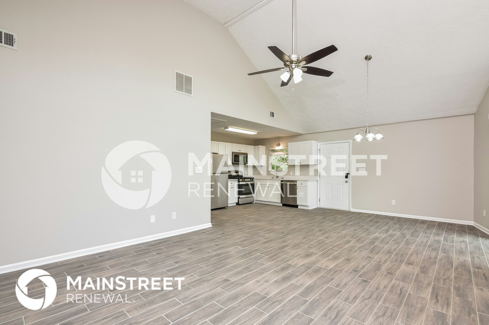 Building Photo - 657 Lake Dr SW