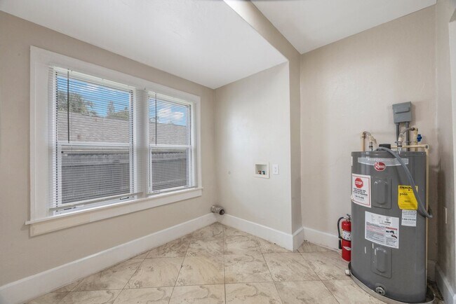 Building Photo - 4119 1st Ave N