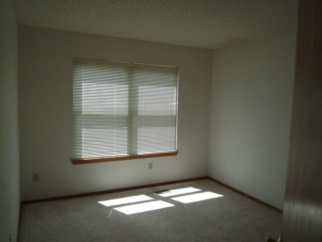 Building Photo - 525 Sinton Ave