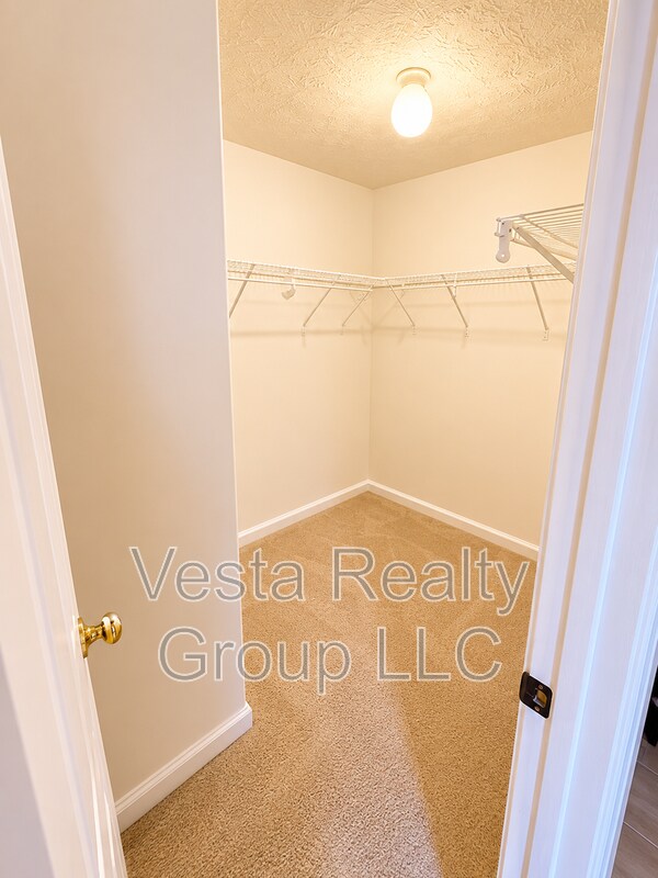 Building Photo - 5115 Towne Park Dr