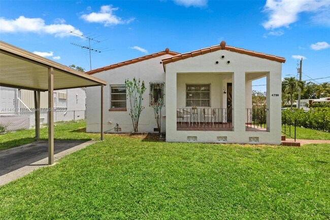 Building Photo - 4798 SW 1st St