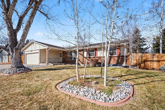 Building Photo - "Spacious 4-Bed Lakewood Gem with Hardwood Floors, Finished Basement & Fireplace - 2970 Sq Ft!"