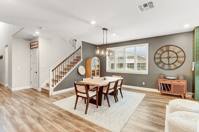 Building Photo - Beautiful 4-Bedroom, 3-Bath Home on a Quiet Cul-de-Sac in Woodland