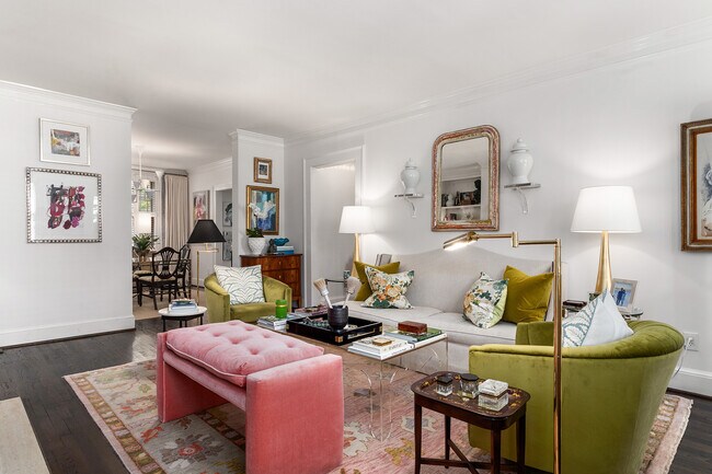 Building Photo - 2260 Peachtree Rd