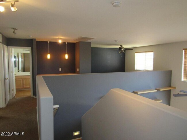 Building Photo - 1927 W Fruit Tree Ln