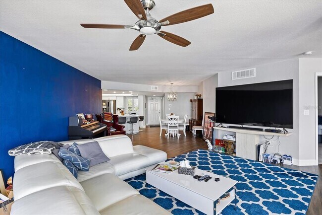 Building Photo - 5200 Brittany Dr S