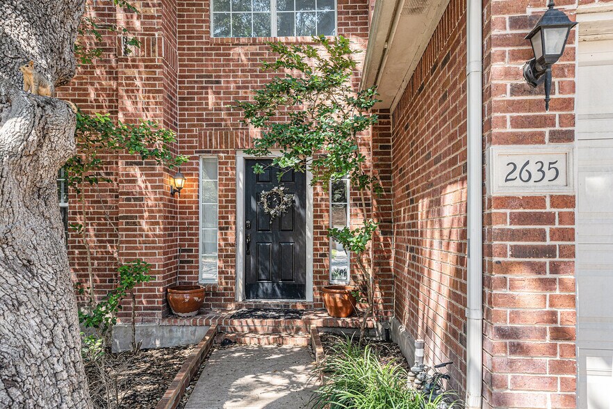 Building Photo - 2635 Lakehills