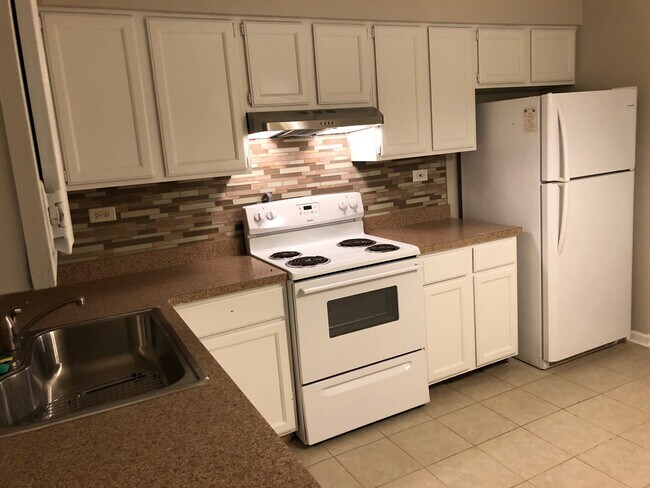 Building Photo - 1211 Whispering Hills Ct