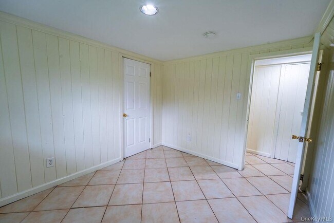 Building Photo - 5 Idlewild Dr