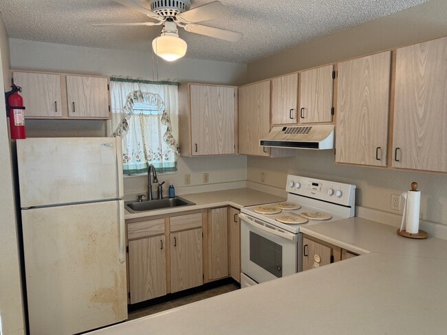 Building Photo - 95-1050-1050 Maka?ika?i St