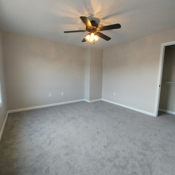 Building Photo - 102 Kadies Ln