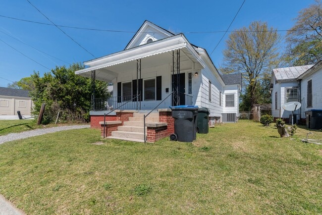 Building Photo - Updated 2 BD/ 2 BA home in Harrisburg avai...