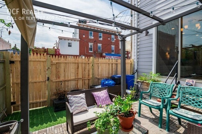 Building Photo - 2029 E Huntingdon St