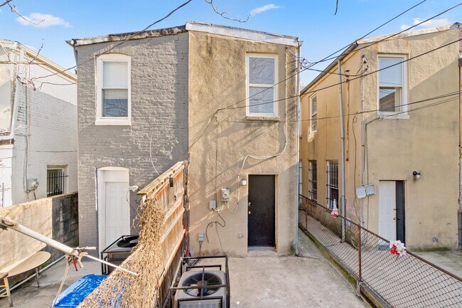 Building Photo - 418 N Collington Ave