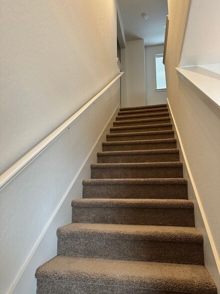 Building Photo - 3415 W Good Ave