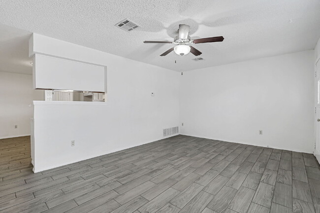 Building Photo - 1724 Gambel Quail Dr