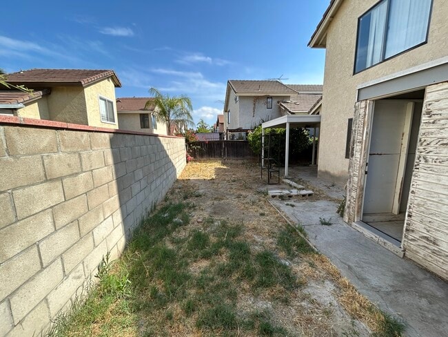 Building Photo - 1523 Heirloom Ave