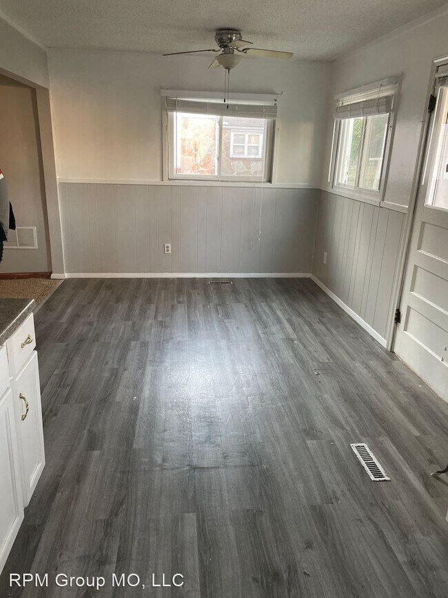 Building Photo - 4 br, 1.5 bath House - 1637 E Blaine Street