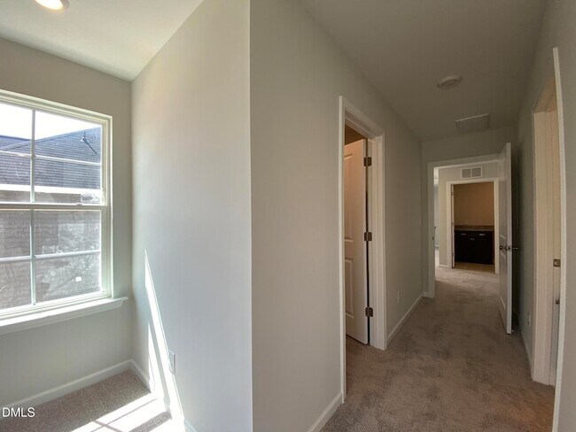 Building Photo - 17 Red Crabapple Ct