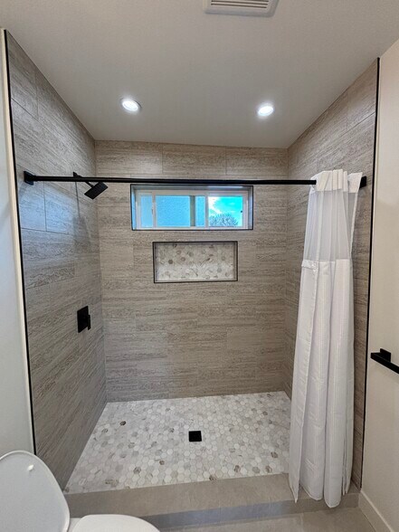 Building Photo - 6038 Maury Ave