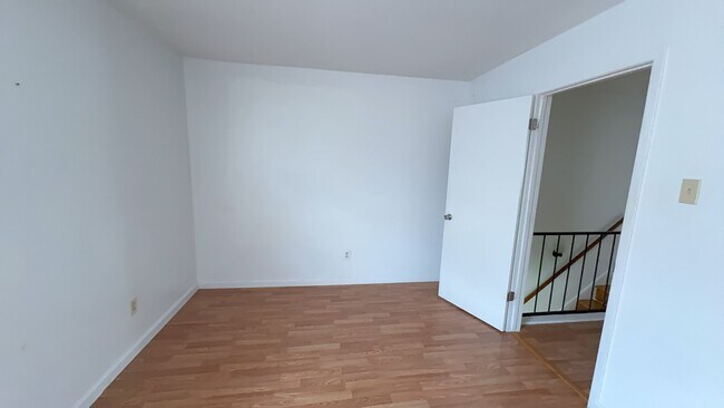 Building Photo - 1023 Talbot Ave