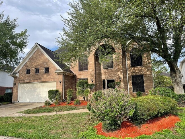 Building Photo - 9323 Willow Crossing Dr