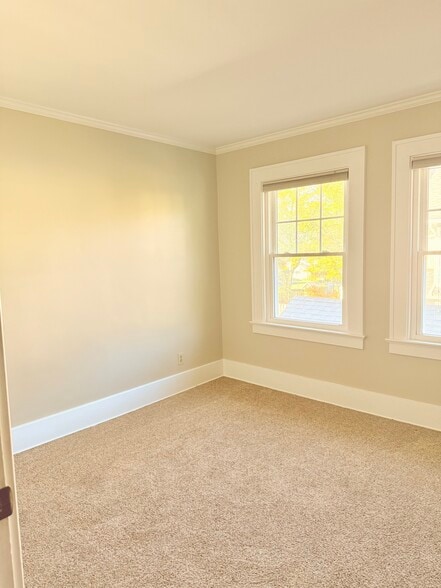 Building Photo - 91 Lacy St