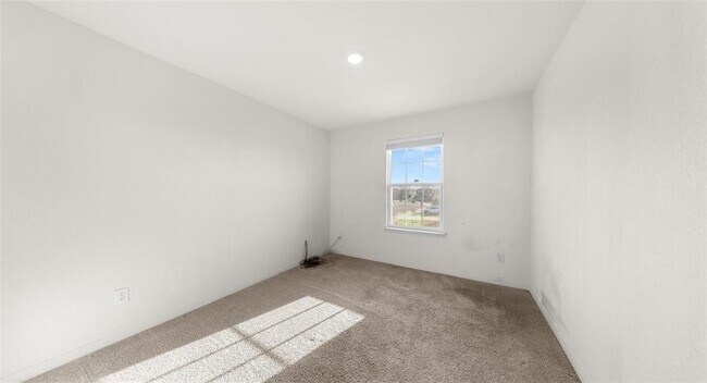 Building Photo - 18524 Speculator Ln