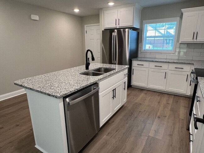 Building Photo - BRAND NEW! 3BR/2BA Duplex for Rent