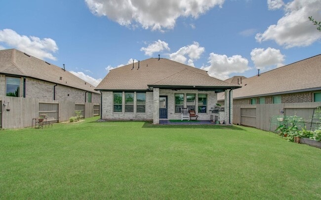 Building Photo - 4722 Crest Hill Dr