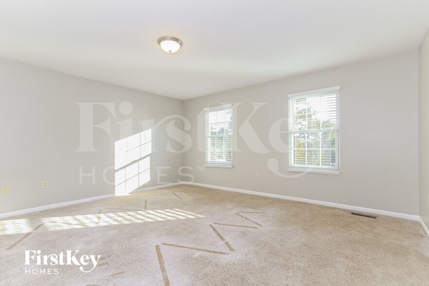 Building Photo - 6012 Kingsgate Dr