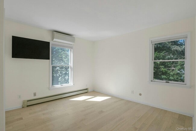 Building Photo - 75 Woodcrest Ave