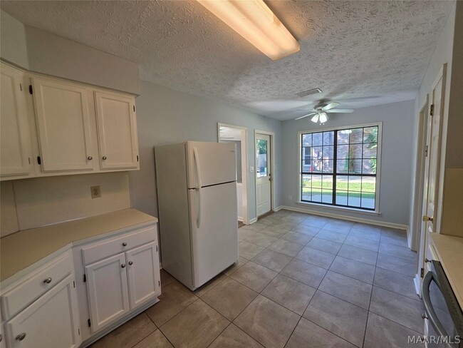 Building Photo - 6225 Whitewater Ct
