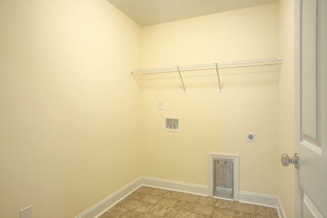 Building Photo - Charming 3-Bedroom Home for Rent in Rogers Farm