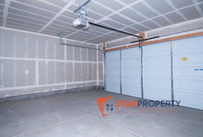Building Photo - 1054 W 430 S