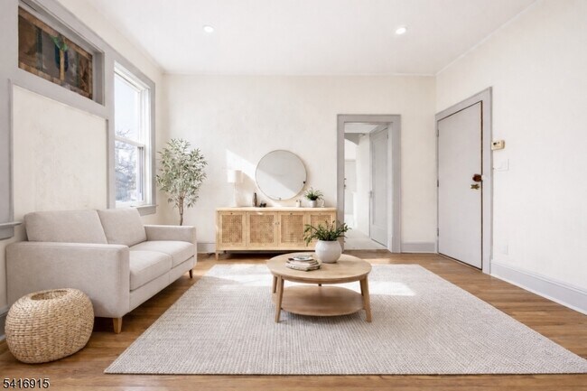 Building Photo - 265 N 17th St