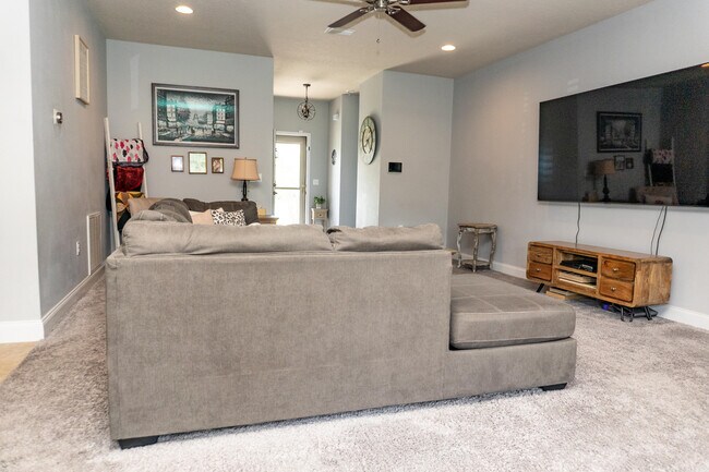 Building Photo - 4517 Beth Cir