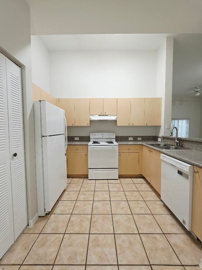 Building Photo - 260 Crestwood Cir