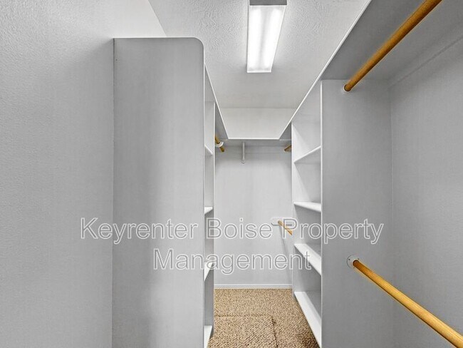 Building Photo - 741 N Ocean Ave