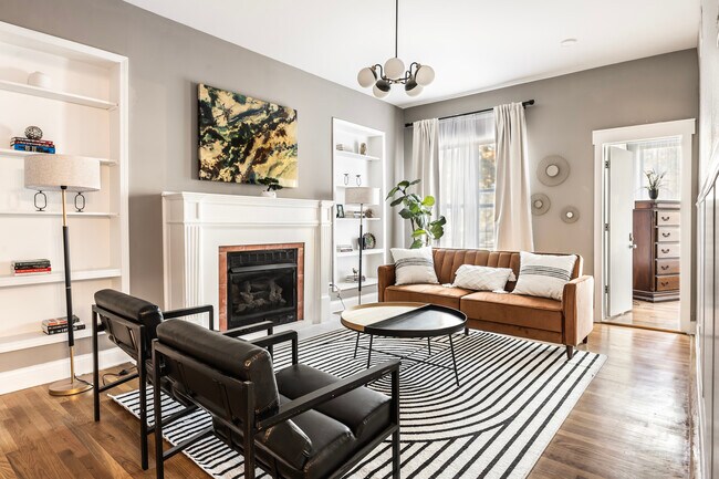 Building Photo - 5017 S Drexel Blvd