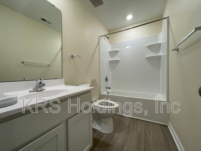 Building Photo - 1611 Independence Blvd