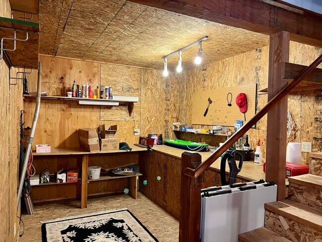 Building Photo - Cozy 3-Bed 2-Bath Cabin-Style Home Nestled...