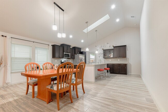 Building Photo - 9857 Gln Brk Ln