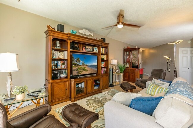 Building Photo - Maui Sunset Condo!! LOCATION, LOCATION, LOCATION!!