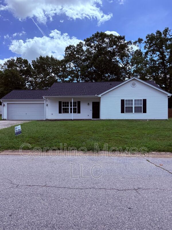 Building Photo - 600 Uneeda Ct