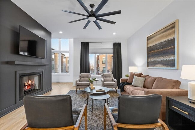 Building Photo - AVAILABLE NOW. Fully Furnished Stunning Executive Townhome in Germantown $9,500 per month (6 mont...