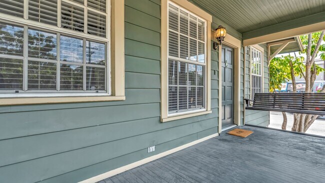 Building Photo - Charming 2BR/2BA with Bonus Room South Tam...