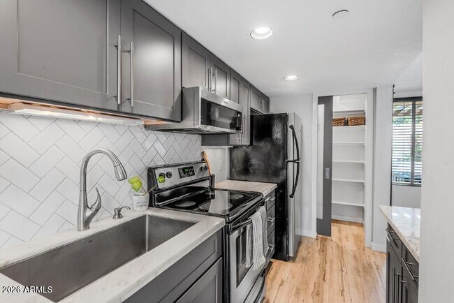 Building Photo - 2929 N 39th St