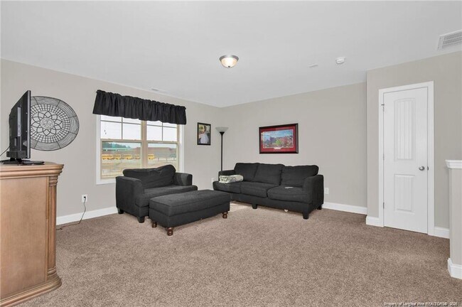 Building Photo - 5344 Debut Ave